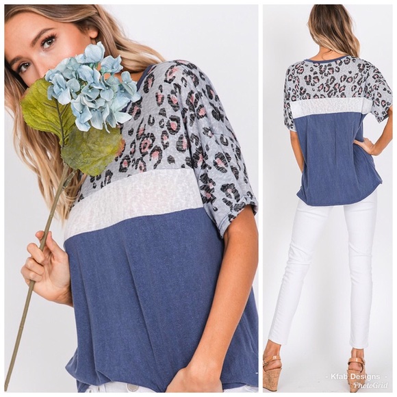 💕LAST 1! Animal Print Color Block Top! - Picture 2 of 6